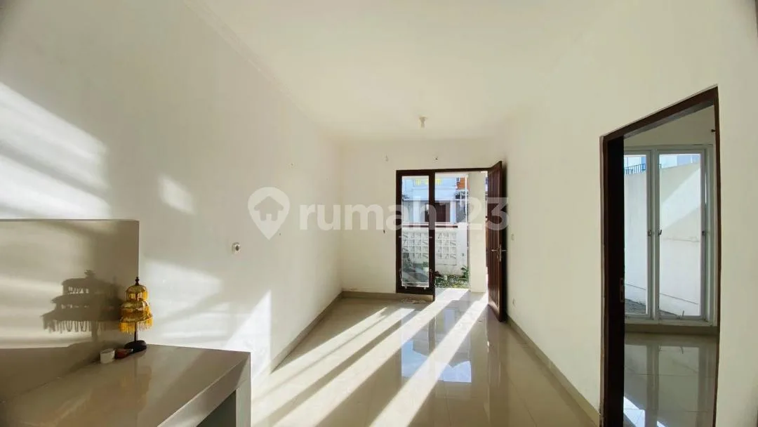 Rumah di Perumahan Elit 2 Lantai Siap Huni di Munggu - Image 1 of 4