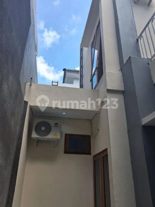 Lokasi Strategis, 3 Kamar Tidur, Dekat Berbagai Fasilitas Umum - Image 3 of 4
