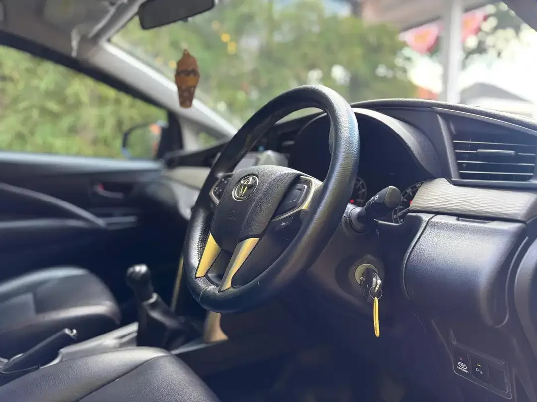 [ ISTIMEWA ] Toyota Kijang Innova 2.0 G MT 2019 Hitam - Image 8 of 10