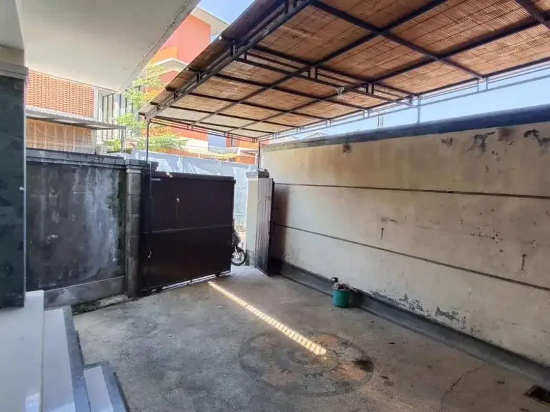 Rumah Dijual 2 Lantai Ubung Lokasi Strategis Pusat Kota. - Image 7 of 10