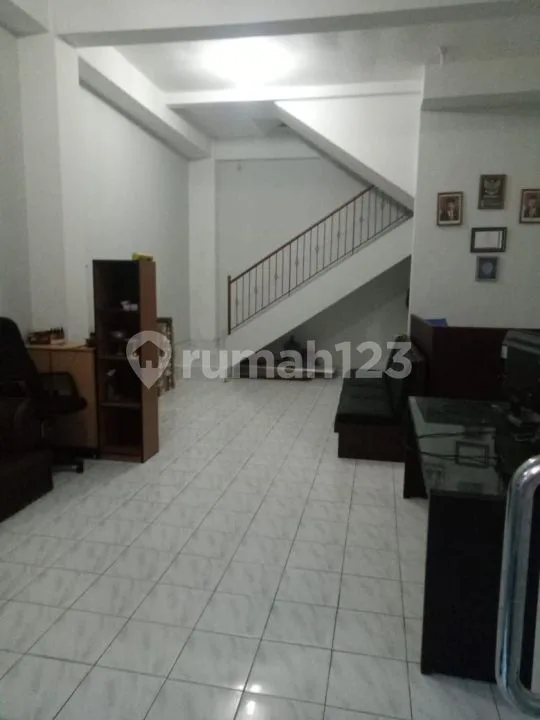Ruko 2,5 Lantai Lokasi Strategis Jl. Raya Sesetan Denpasar Bali - Image 2 of 4