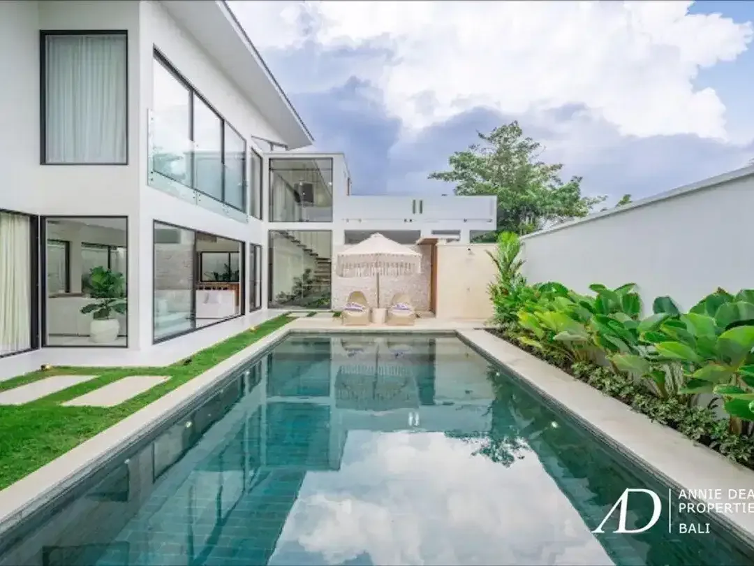 FREEHOLD / LEASEHOLD | MODERN VILLA IN PRIME SEMINYAK NEAR THE BEACH - Image 2 of 10