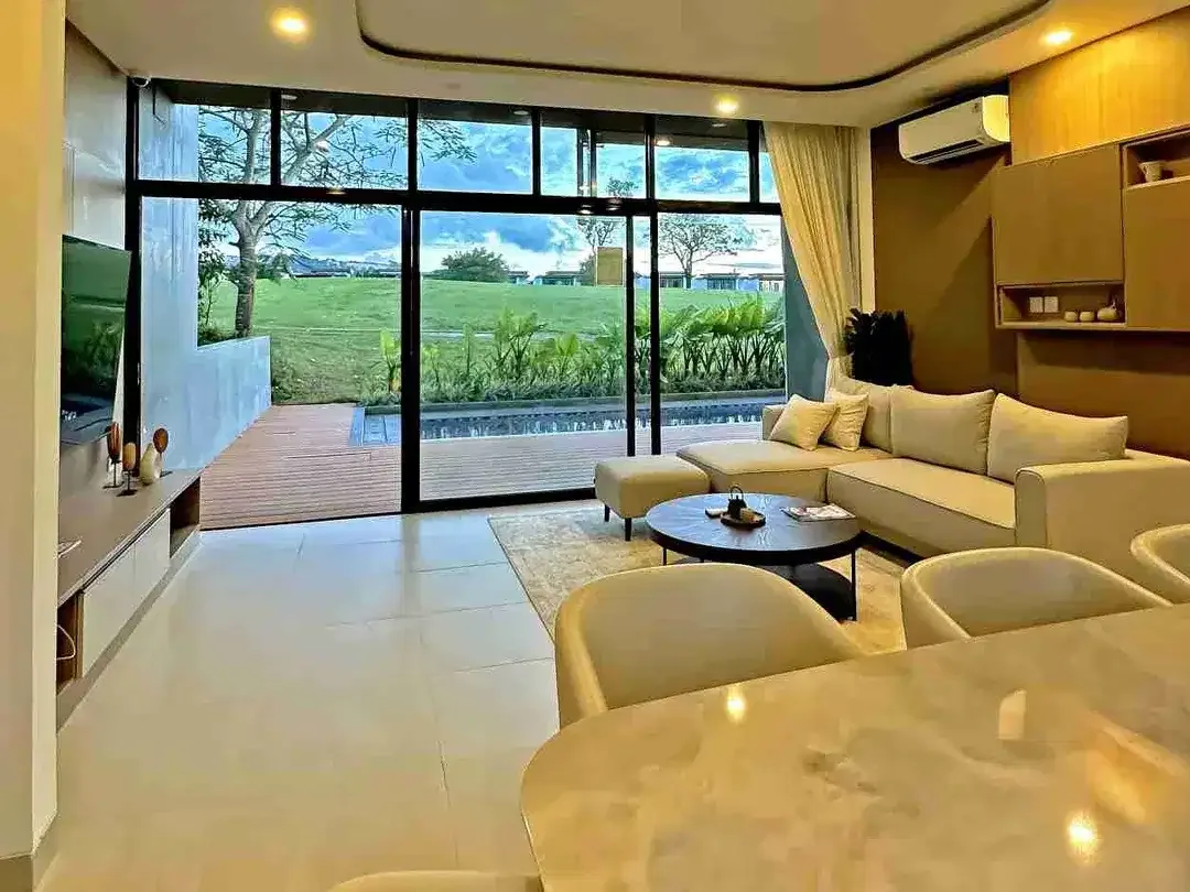 Villa 3 Lantai Full Furnished Private Lift Kolam Renang di Hole 2 Lapangan Golf New Kuta Bali - Image 2 of 10