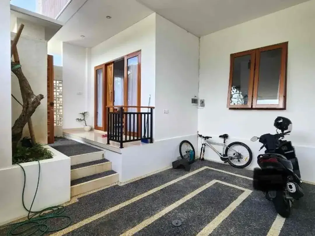 Villa - Image 3 of 10
