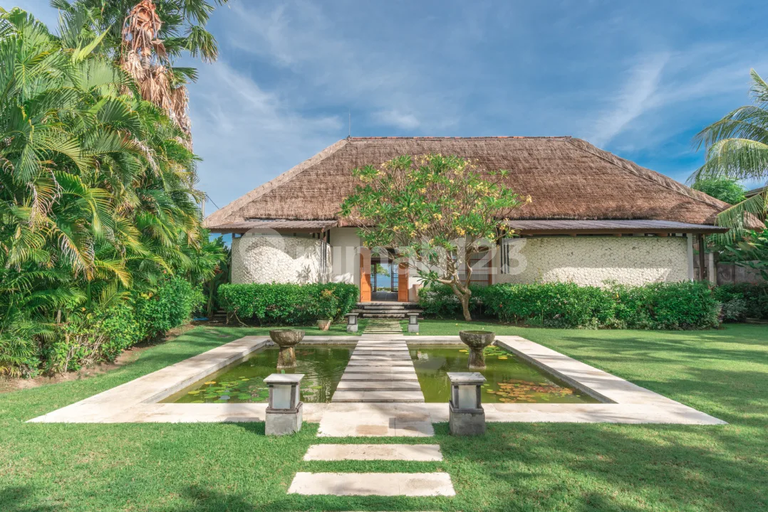 Villa Tepi Pantai 4 Kamar Taman Luas Dekat Lovina Buleleng Bali SHM - Image 4 of 4