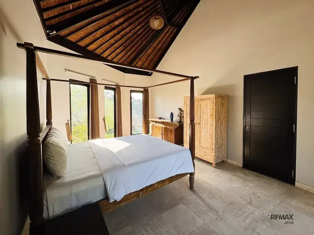 6 Bedrooms Villa For Leasehold 12 Years at Canggu,  Jalan Kaki Echo Beach - Image 4 of 9