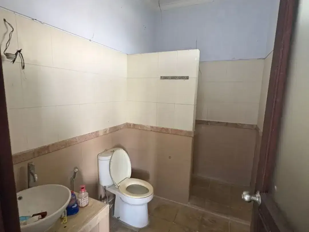 Dijual Rumah + Tanah di Jl. Bung Tomo, Denpasar Utara - Image 5 of 6
