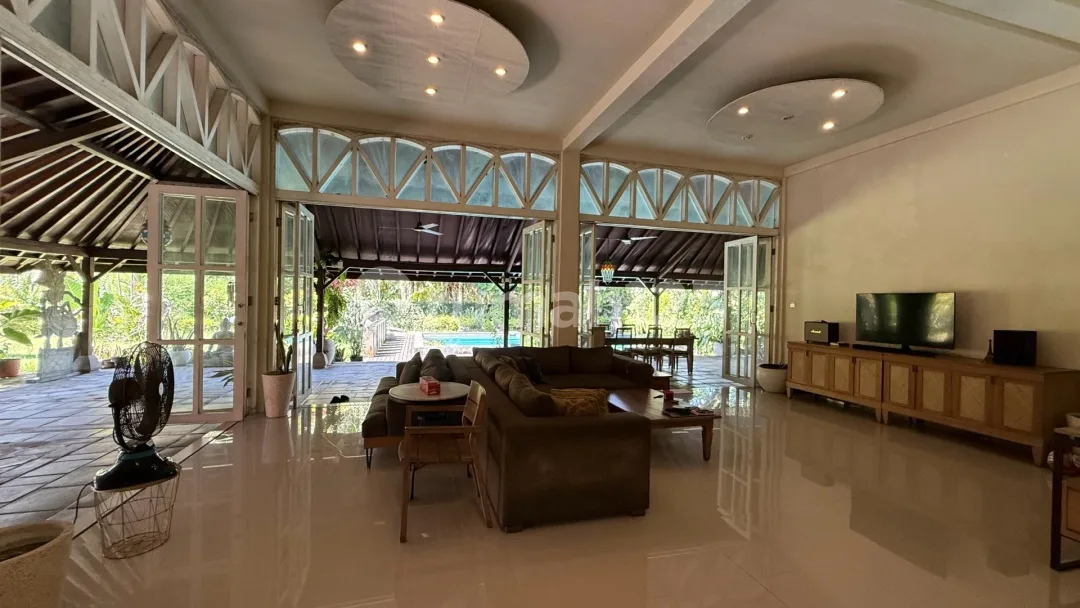 Villa Hanya 2 Menit ke Pantai Saba Dekat Rumah Sakit Kasih Ibu - Image 2 of 4