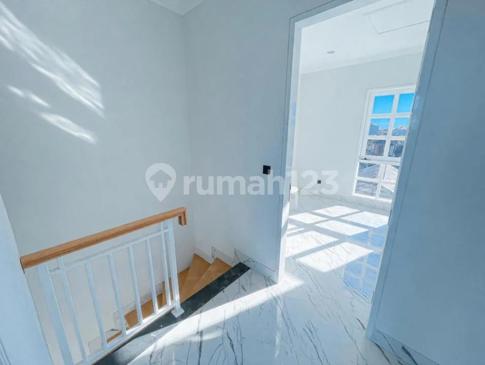 Rumah 2 Kamar Tropical Minimalis Fully Furnished di Kerobokan Lokasi - Image 2 of 4