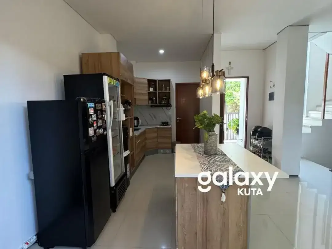 MODERN TROPICAL HOUSE IN PURA MERTASARI FOR SALE OR LEASEHOLD - Image 3 of 10