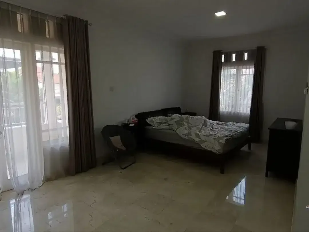 Villa Eksklusif 4 Kamar Tidur Dijual di Kerobokan Kelod Area - Image 9 of 10