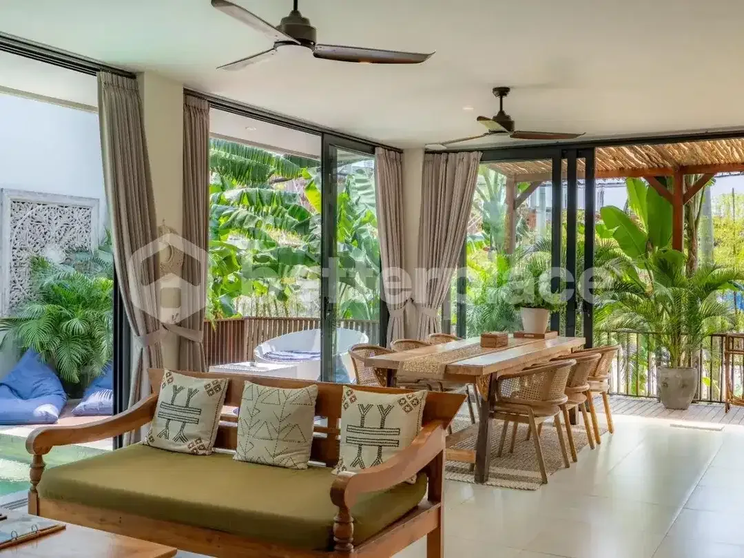 Modern 4 Bedroom Villa in Batu Bolong, Canggu – Prime Location 7 Minutes to the Beach - Image 2 of 10