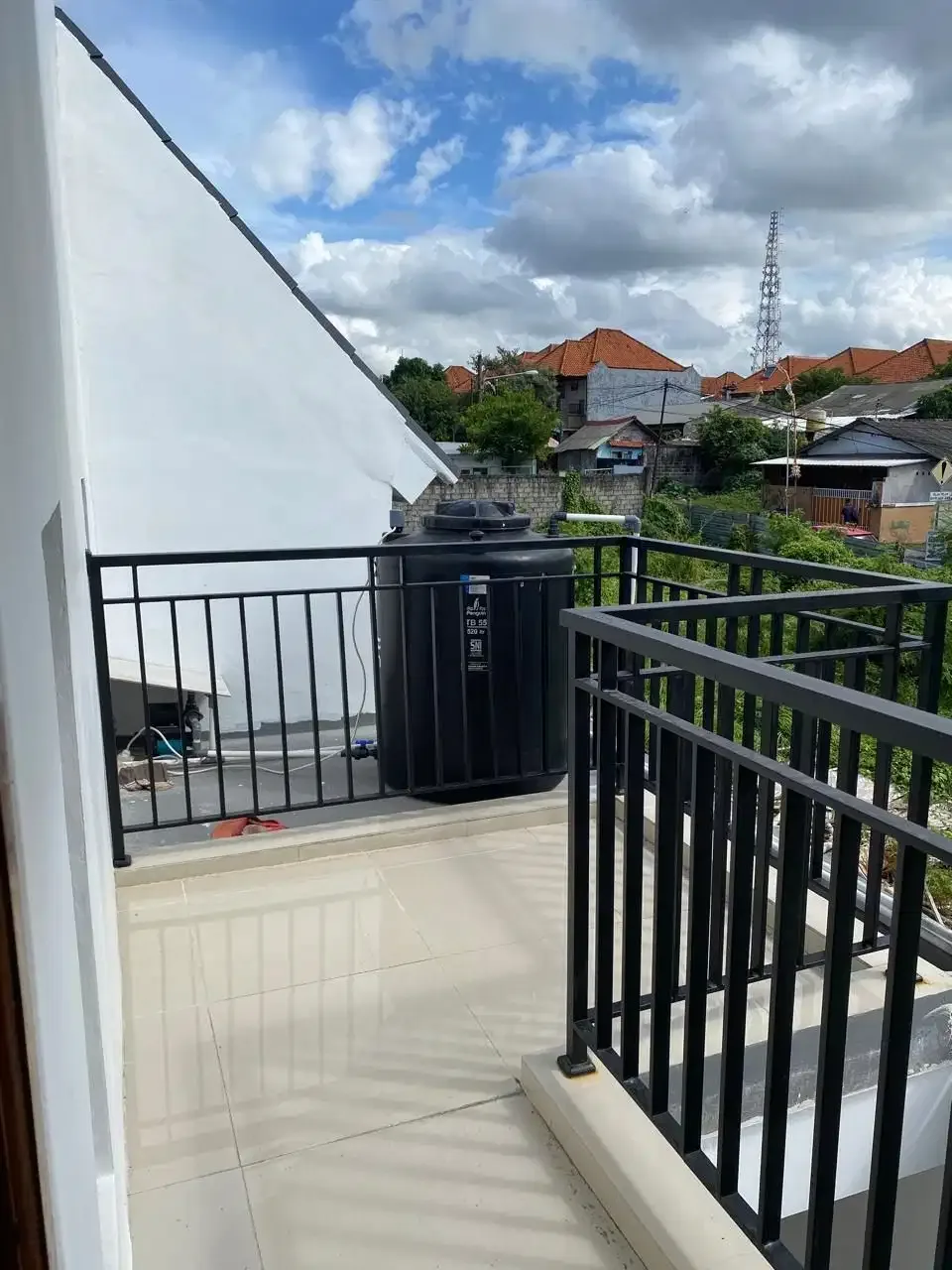 FOR RENT RUMAH BARU 2LT ADA 3 BR LOKASI BAGUS DENPASAR BARAT - Image 6 of 10