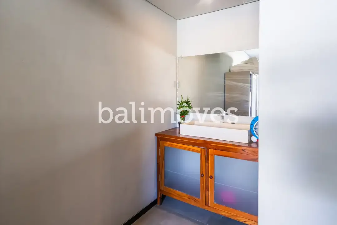 Dijual Guest House Cantik Enam Kamar Tidur Di Tepi Pantai Sanur - Image 7 of 10