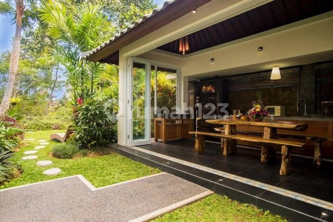 Villa Mewah Full Furnished 5 Kamar Ubud Gianyar - Image 1 of 4