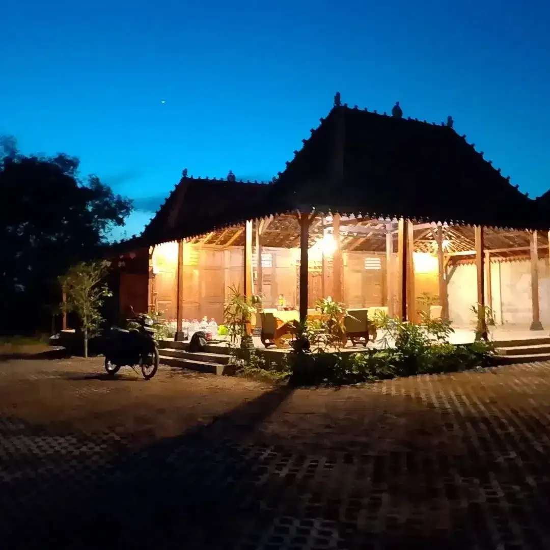 Rumah Limasan.Rumah kayu.Rumah klasik - Image 1 of 1