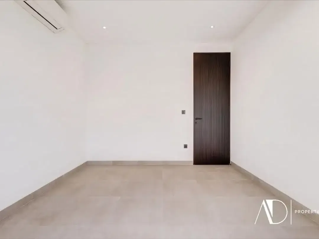 LEASEHOLD | CONTEMPORARY TROPICAL VILLA WITH PRIVATE POOL IN CANGGU - Image 10 of 10