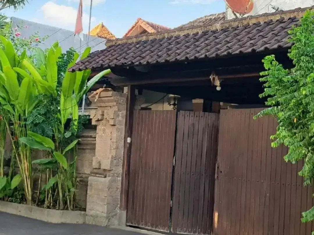 RUMAH KAWASAN STRATEGIS DEKAT KAMPUS DAN RUMAH SAKIT DI SERMA GEDE DENPASAR - Image 1 of 7