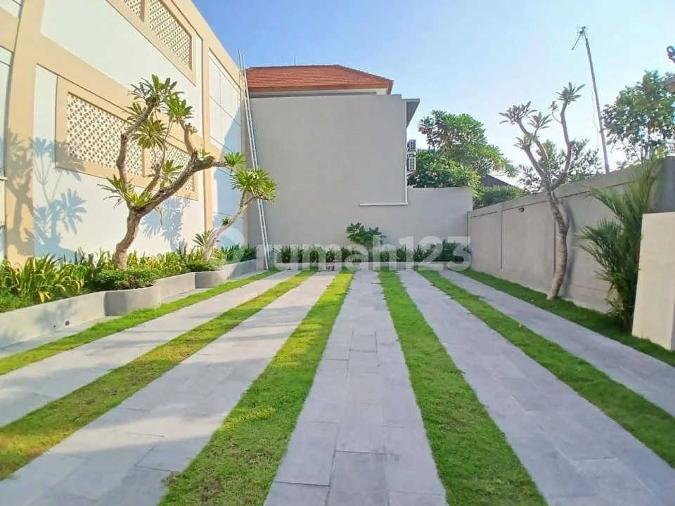 Villa Modern Furnished di Area Batursari Sanur - Image 1 of 4