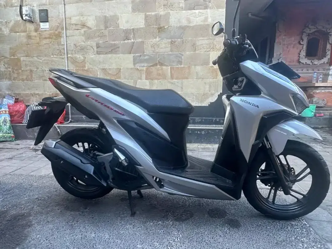DIJUAL CEPAT Honda Vario 150CC Tahun 2021 - Silver - Image 3 of 7