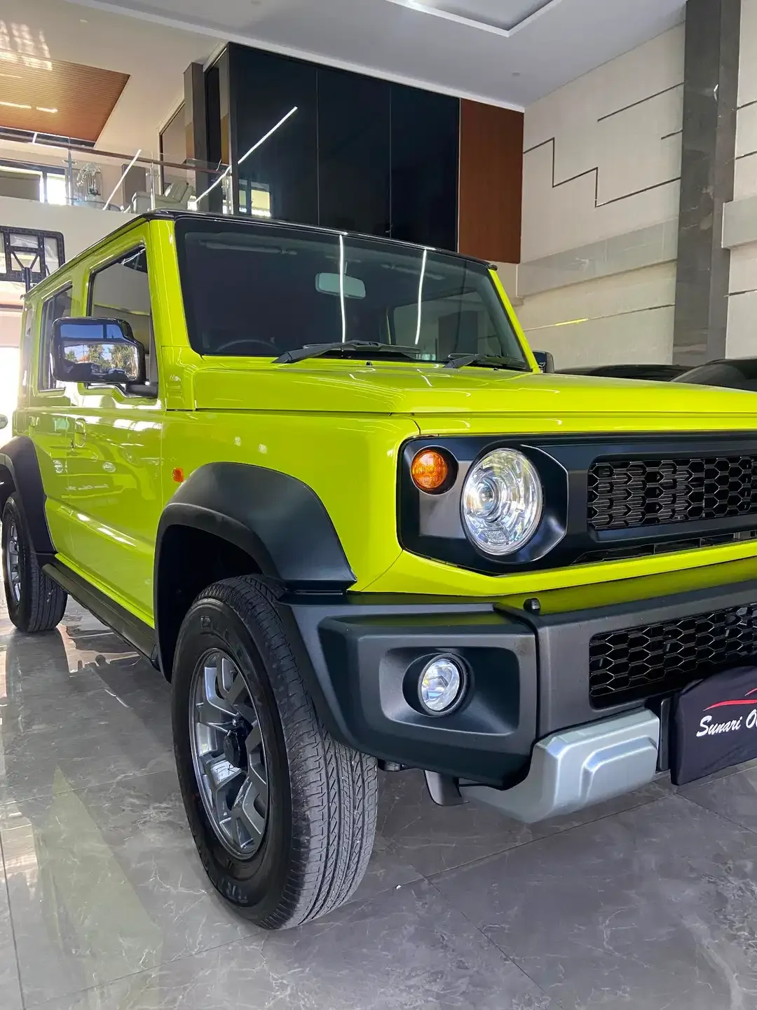 Jimny 5 Door 4x4 Matic 2023 Low KM 16rb - Image 3 of 10