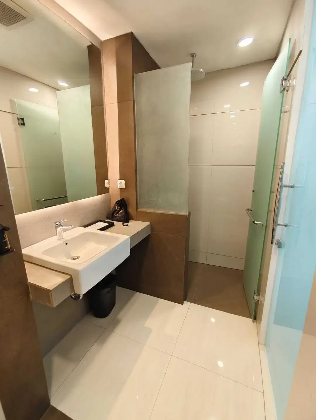hotel baru di seminyak kuta,lokasi strategis,dkt sunset road - Image 8 of 10