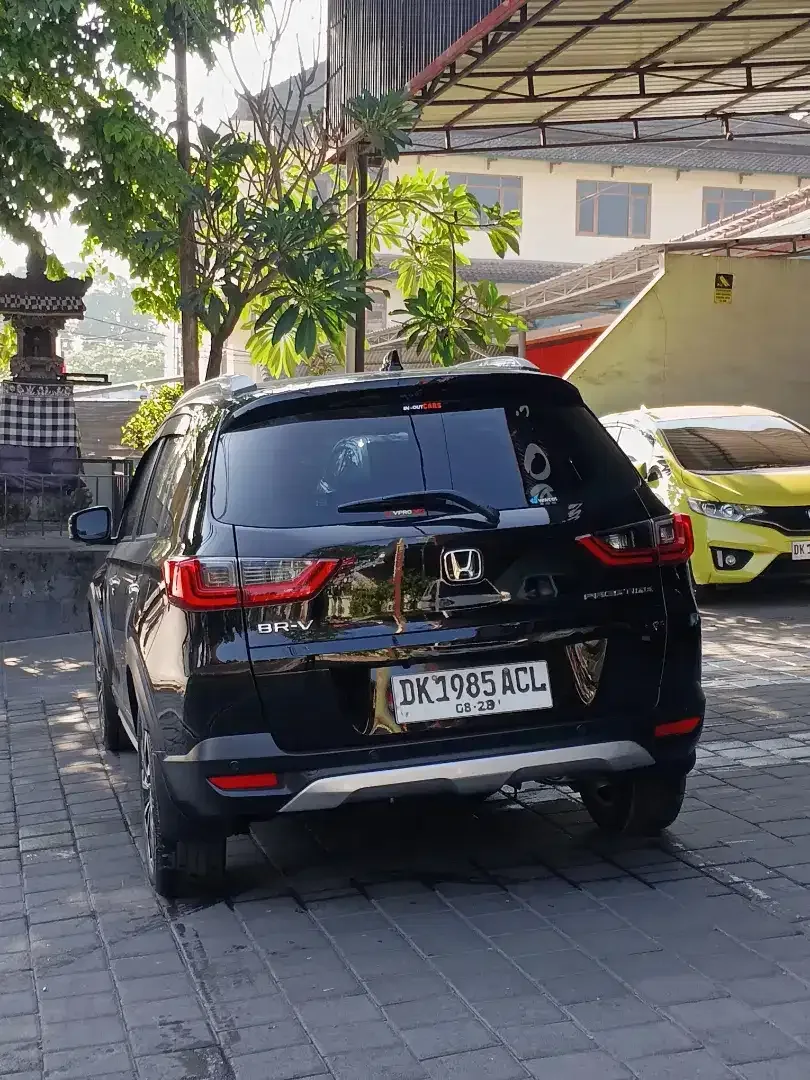 HONDA BRV PRESTIGE MATIC KM 20 RB SEPERTI BARU - Image 3 of 10