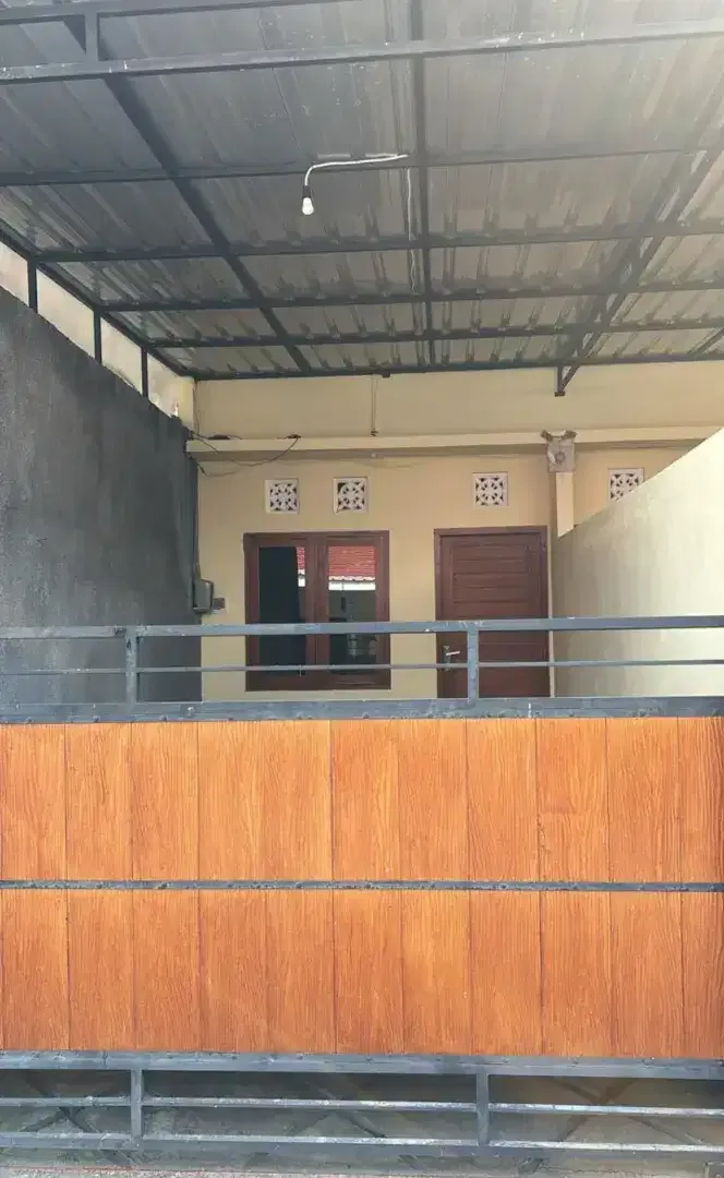 Kontrakan rumah 1 kmr gerbang sendiri Garasi luas - Image 1 of 6
