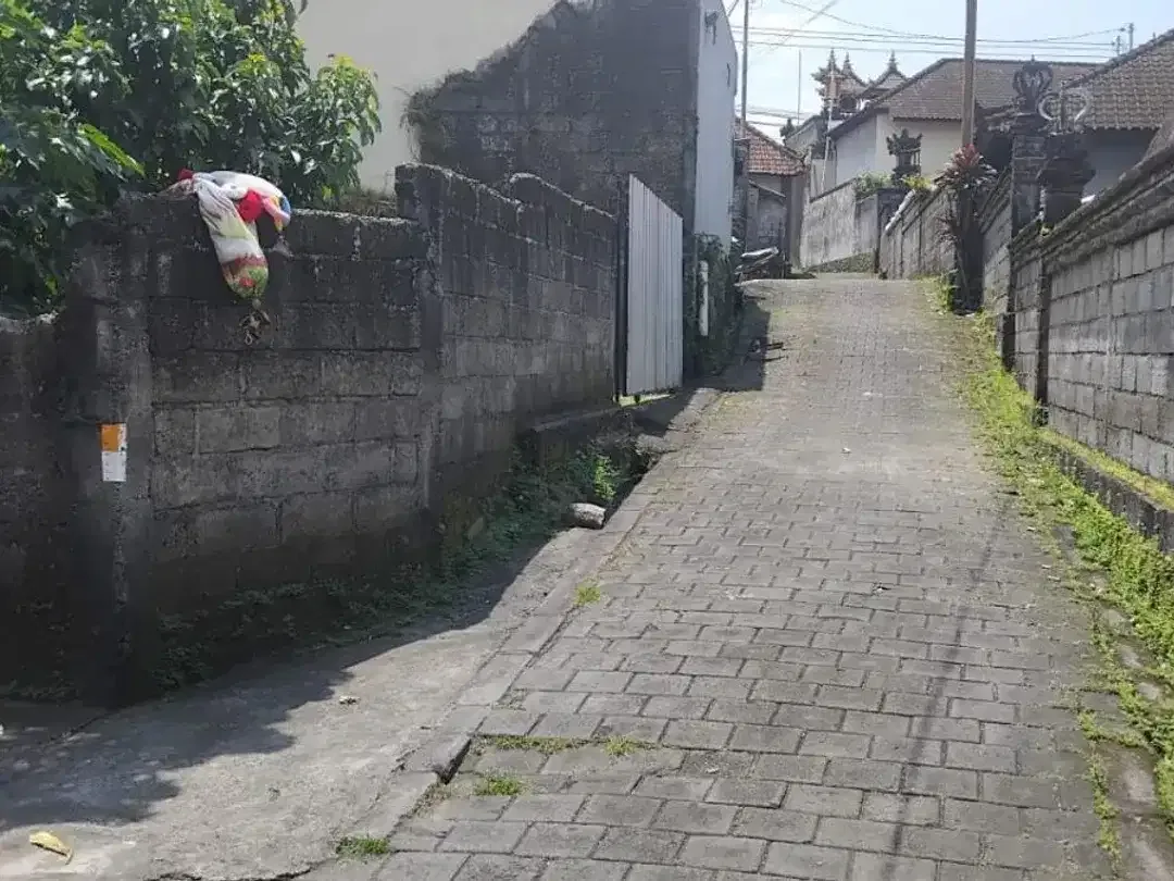 Di Jual Tanah 1 Are (Hook) - Lokasi Jl. Cekomaria, Peguyangan Kangin - Denpasar - Image 1 of 3