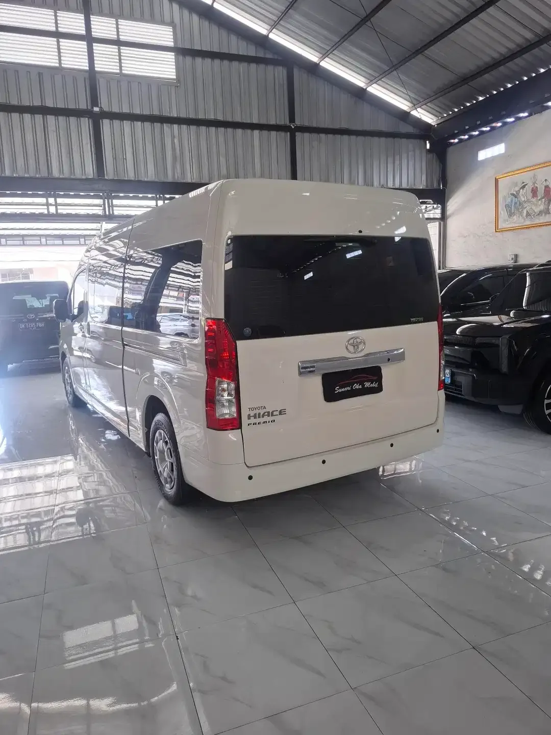 Toyota Hiace PREMIO 2.8 - Image 6 of 7