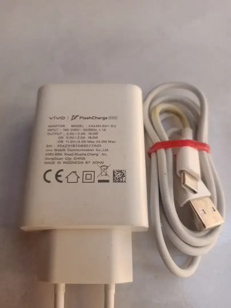 CHARGER ASLI BAWAAN VIVO Y27s, Y28, Y29 4G TIPE C - Image 1 of 2