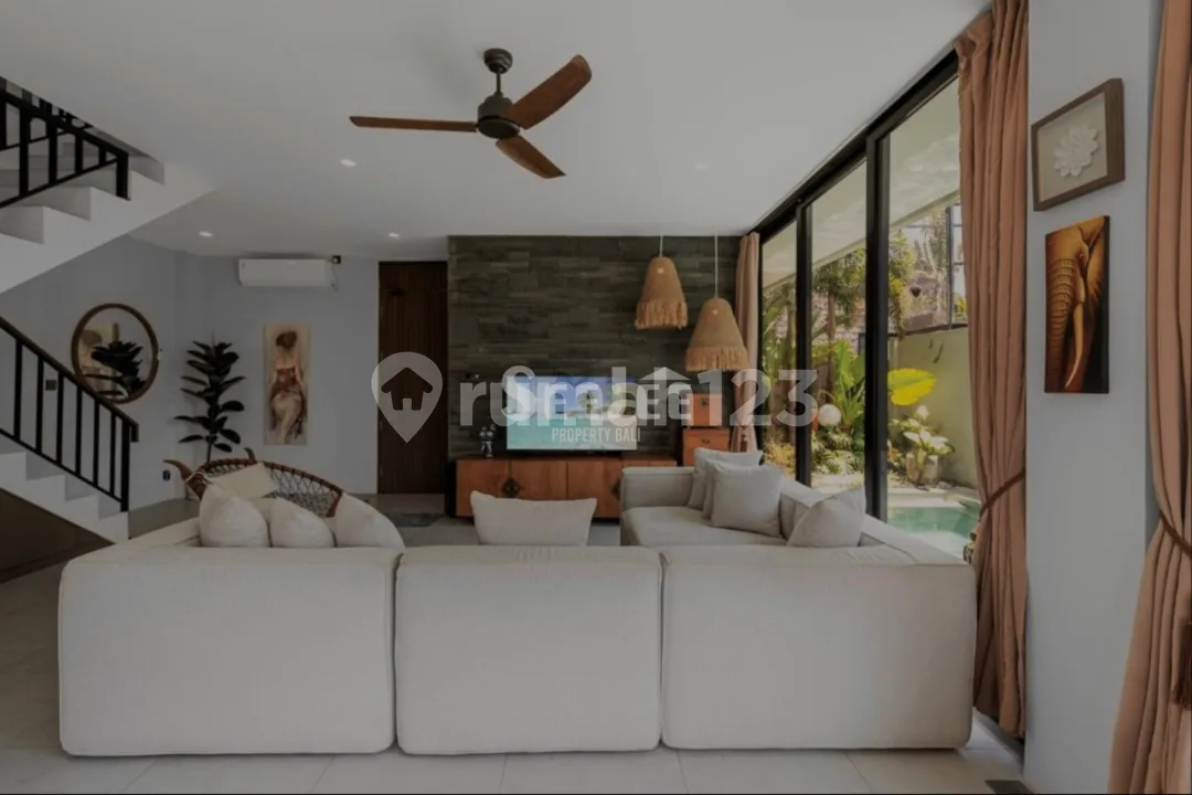 Villa Modern dengan 4 Kamar Tidur di Sentral Batu Bolong Canggu- Svlc002 - Image 2 of 4