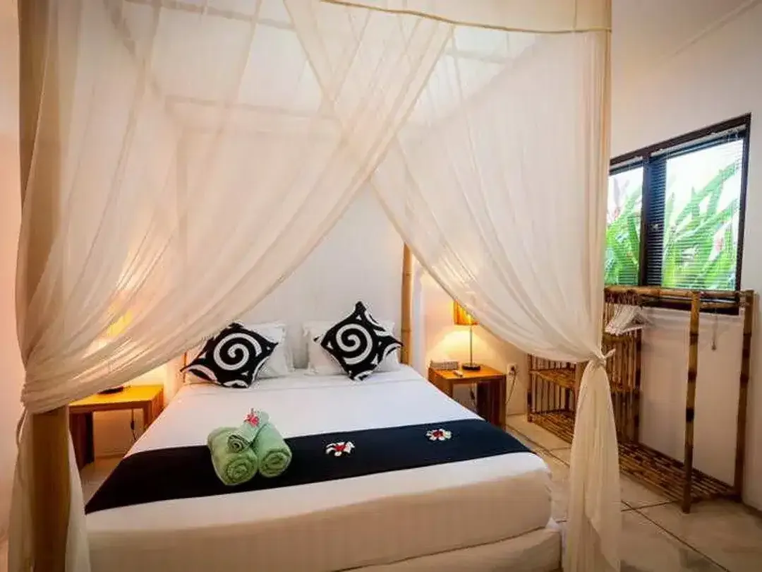 Luxurious 5-Bedroom Villa with Magnificent Pool in Seminyak - Image 10 of 10