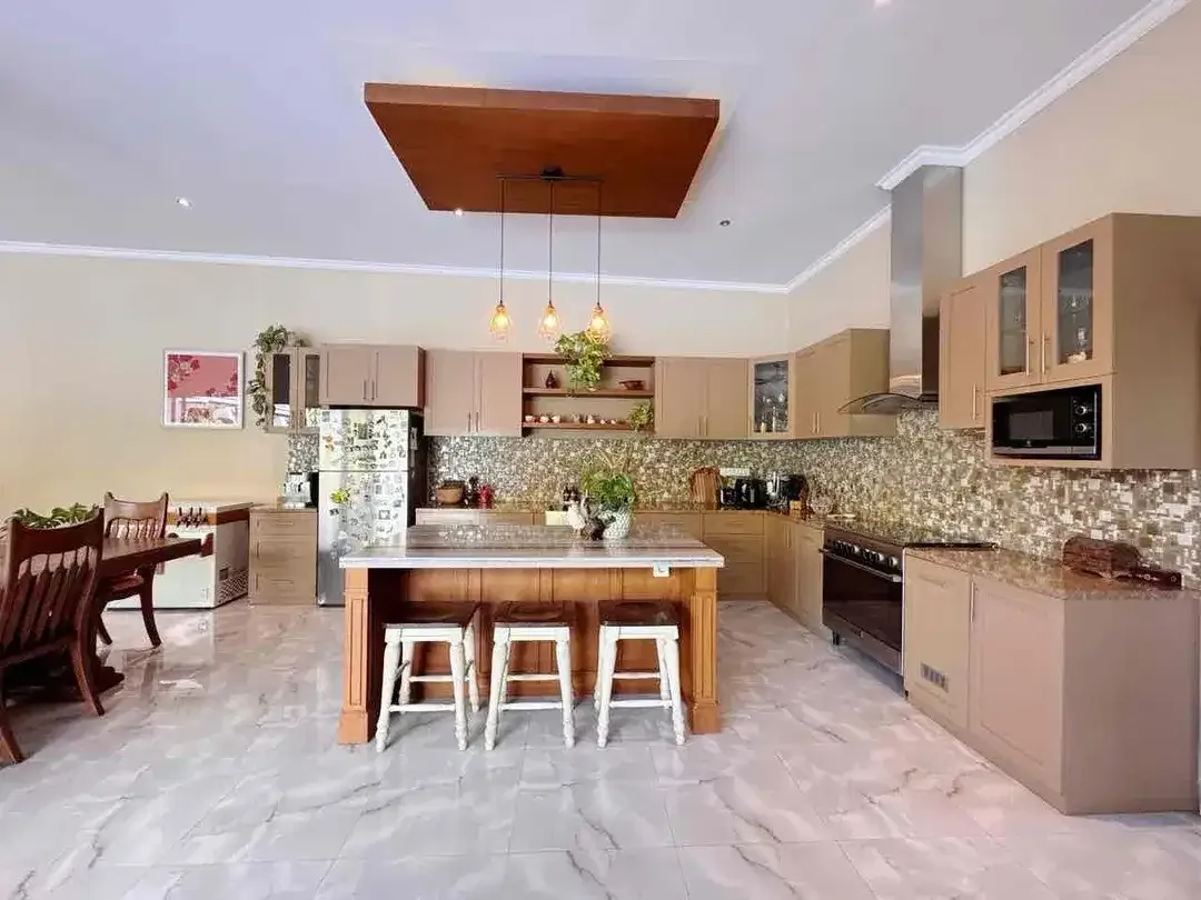 BEAUTIFUL 3 BEDROOMS SINGLE LEVEL AT BERAWA CANGGU - Image 7 of 10