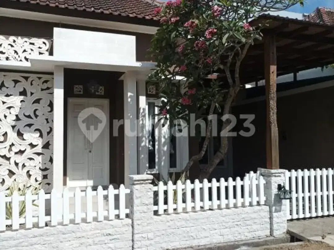 Disewakan Rumah Luxury Area Perumahan Lingkungan Sejuk - Image 2 of 5