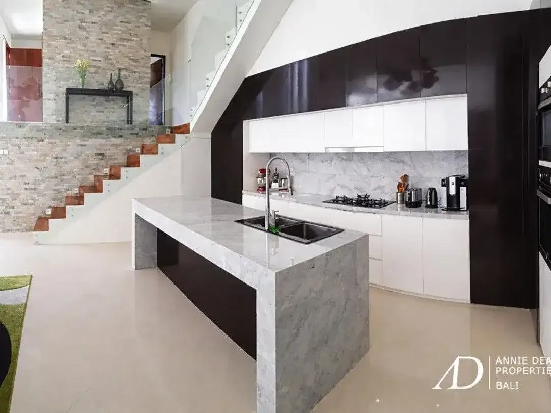 FREEHOLD | MODERN MINIMALISTIC VILLA - JIMBARAN - Image 8 of 10