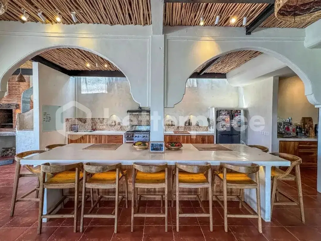 Grand Seven-Bedroom Villa Sanctuary Between Umalas and Canggu Offering Exceptional Space and Investment Value - Image 7 of 10