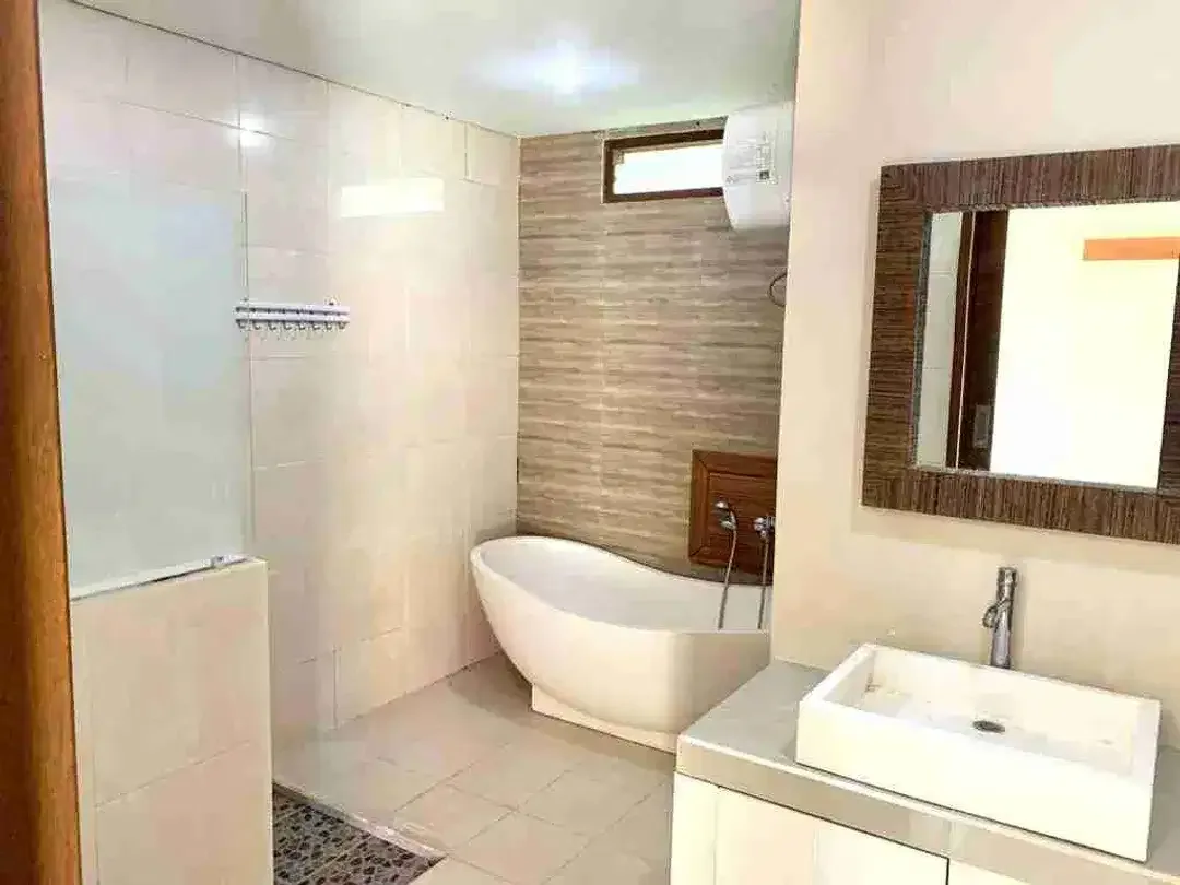 villa fully furnished 7 menit jalan kaki ke side walk - Image 4 of 10