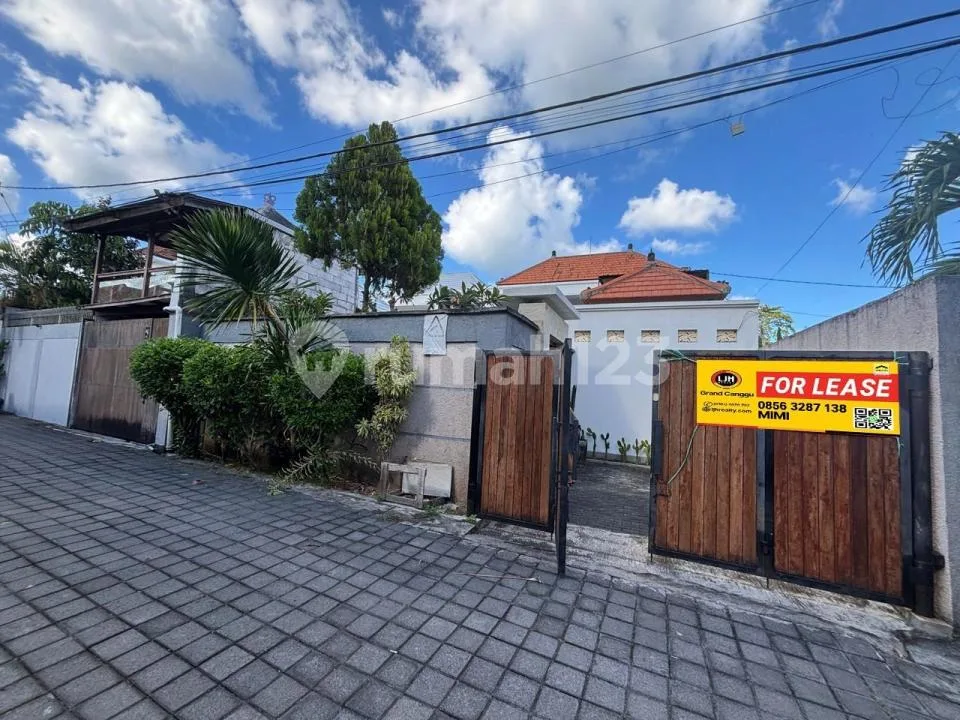 Villa Sewa dengan 3 Kamar Tidur di Jl Munduk Batu Belah, Pererenan - Image 1 of 4