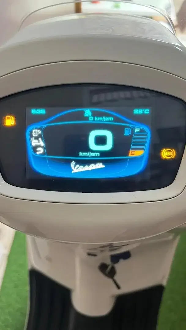 Vespa Justin. Bieber - Image 6 of 10