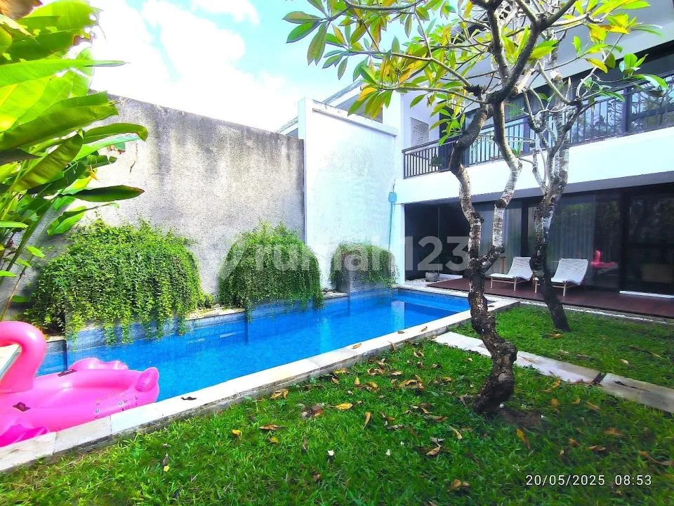 Dijual Villa Modern di Pusat Seminyak, Bali - Image 2 of 4