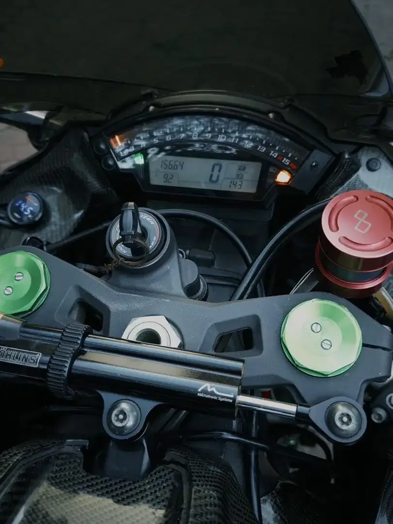 Kawasaki zx10r 2016 hitam - Image 10 of 10