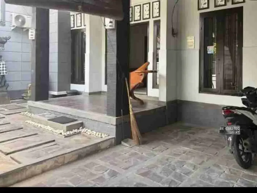rumah sewa lantai 1 area jimbaran fully furnished - Image 1 of 10