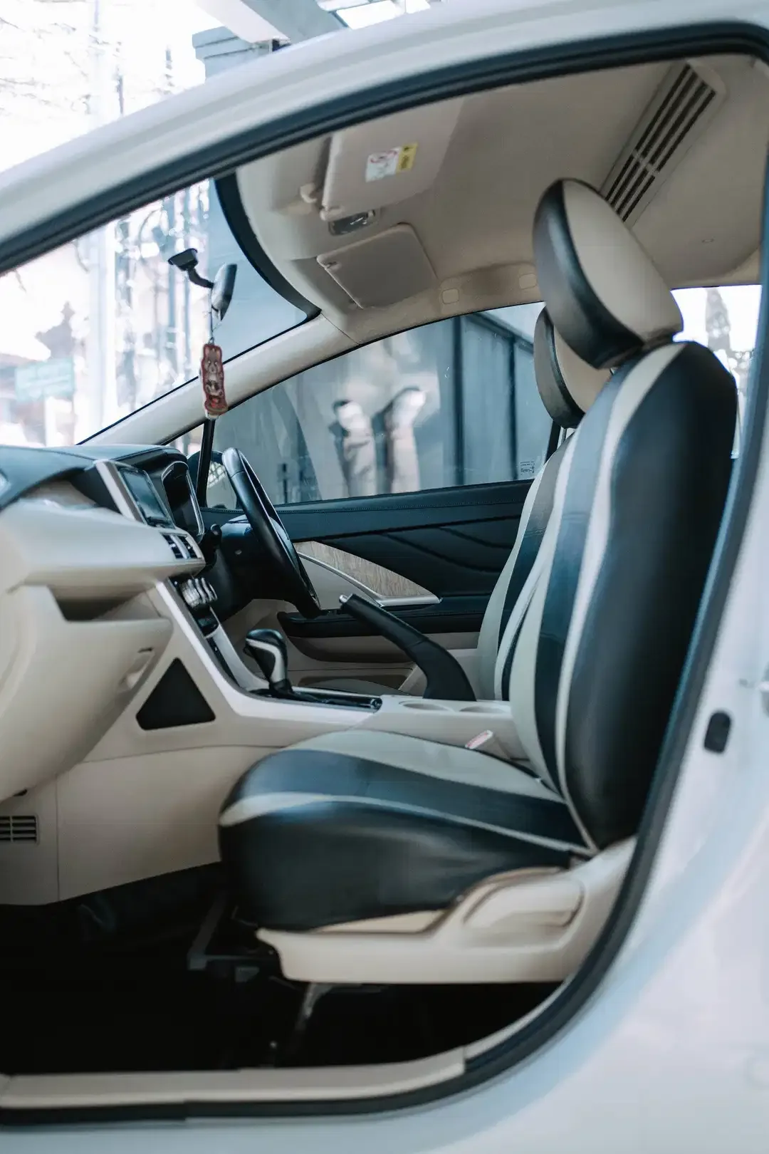 MITSUBISHI XPANDER ULTIMATE MATIC 1.5 CVT 2021 - Image 8 of 10