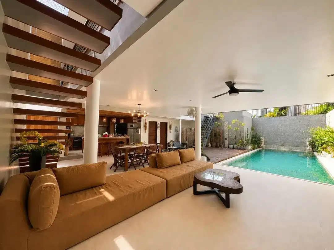 FOR SALE VILLA MODERN TROPIS PREMIUM LOKASI DEKAT NOOK DAN REVOLER UMALAS - Image 9 of 10