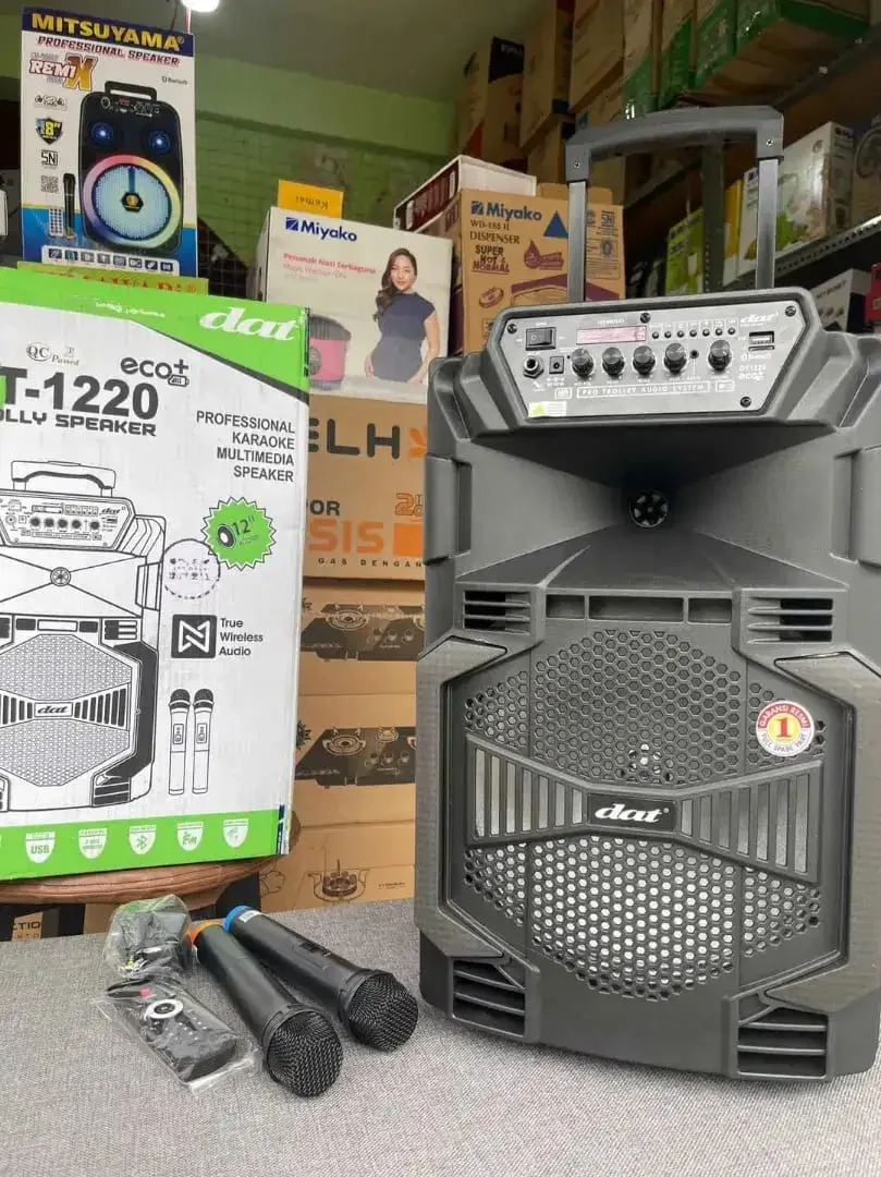 Speaker troly karaoke 12 inch isi 2 mic wireles merk DAT original - Image 3 of 3