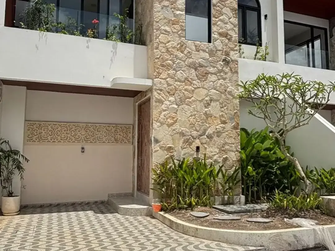 Villa Mewah 3 BR dengan Rooftop dan Ocean View - Image 3 of 9