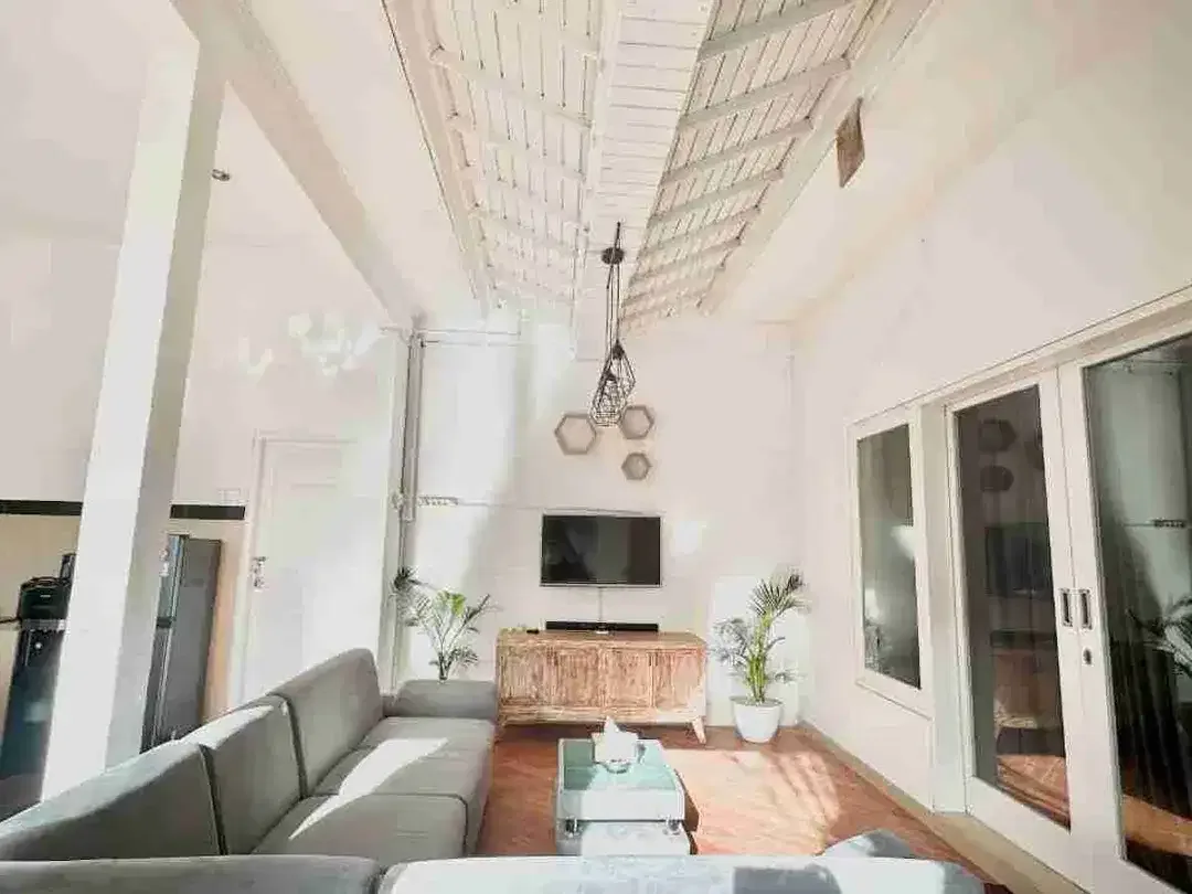 Disewakan Villa 3 Bedroom Kerobokab Seminyak full furnished Siap Huni - Image 2 of 6