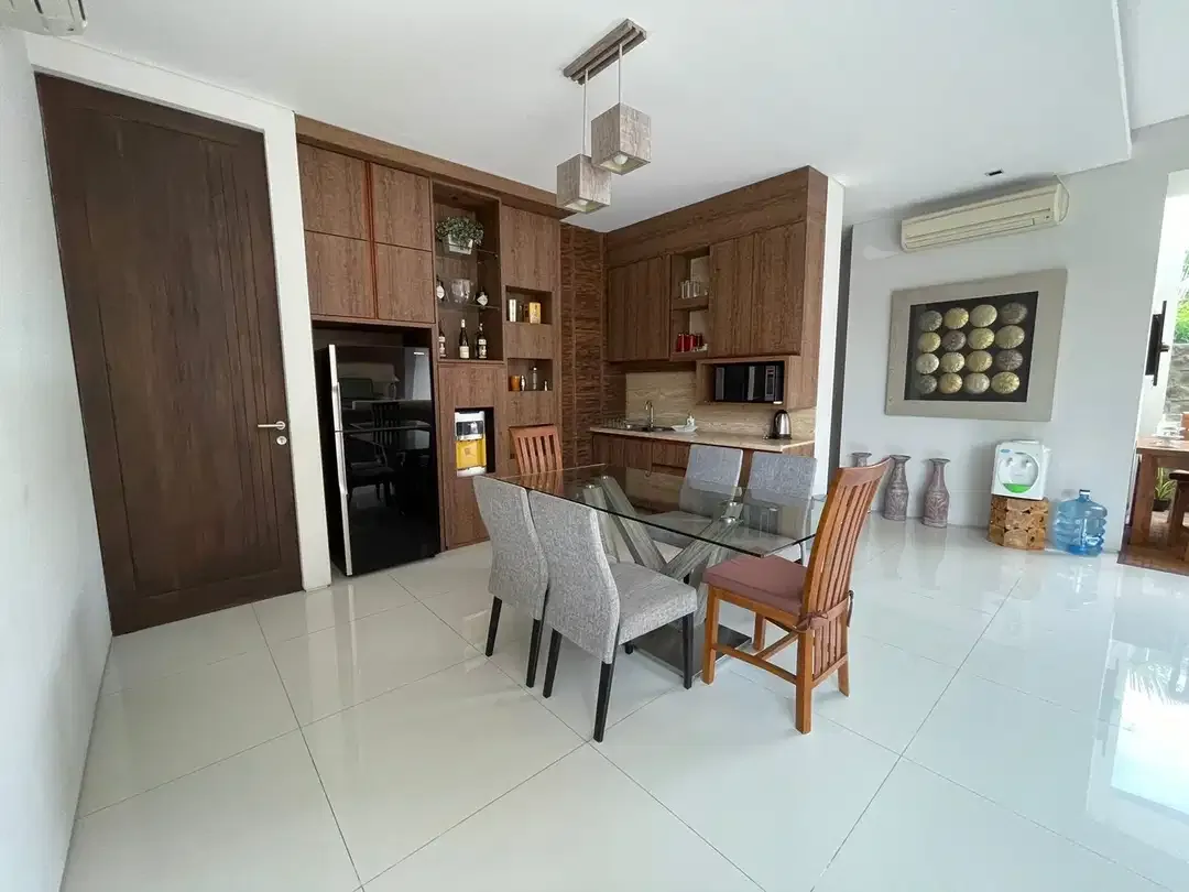 DIJUAL VILLA MODERN DEKAT PANTAI SEMINYAK - Image 2 of 10