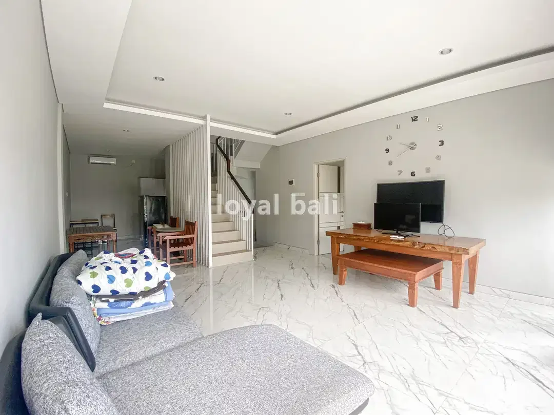 Rumah dengan pemandangan laut di Benoa, Bali - Image 2 of 10